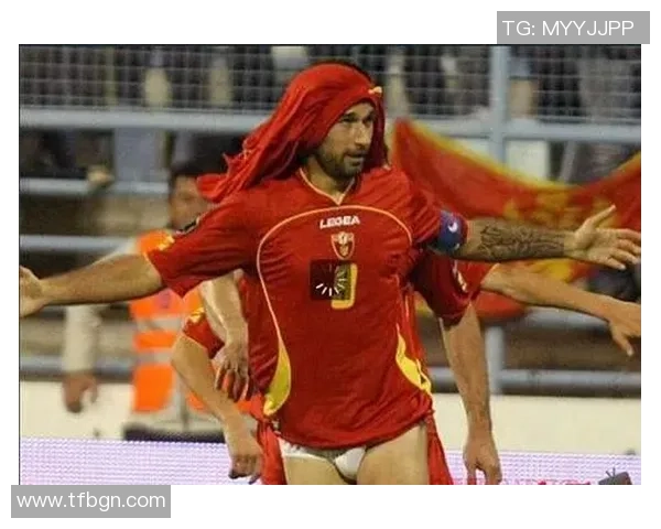 足球巨星内裤广告引热议 全新广告创意背后故事揭秘